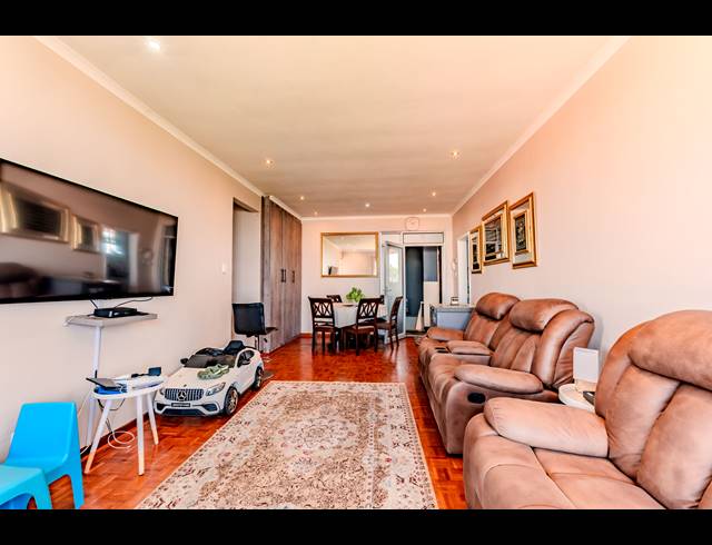 3 BEDROOM FLAT FOR SALE IN MORNINGSIDE